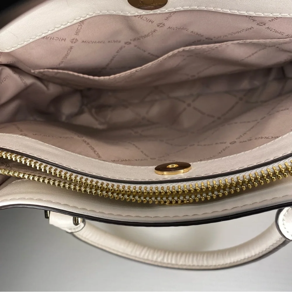 Michael Kors shoulder/ handbag - Picture 11 of 11